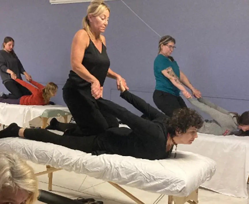 Table Thai Yoga Massage